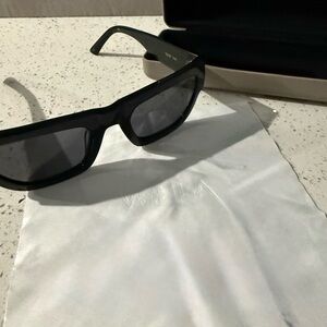 VEHLA - Finn VS 421 Sunglasses Black/Smoke